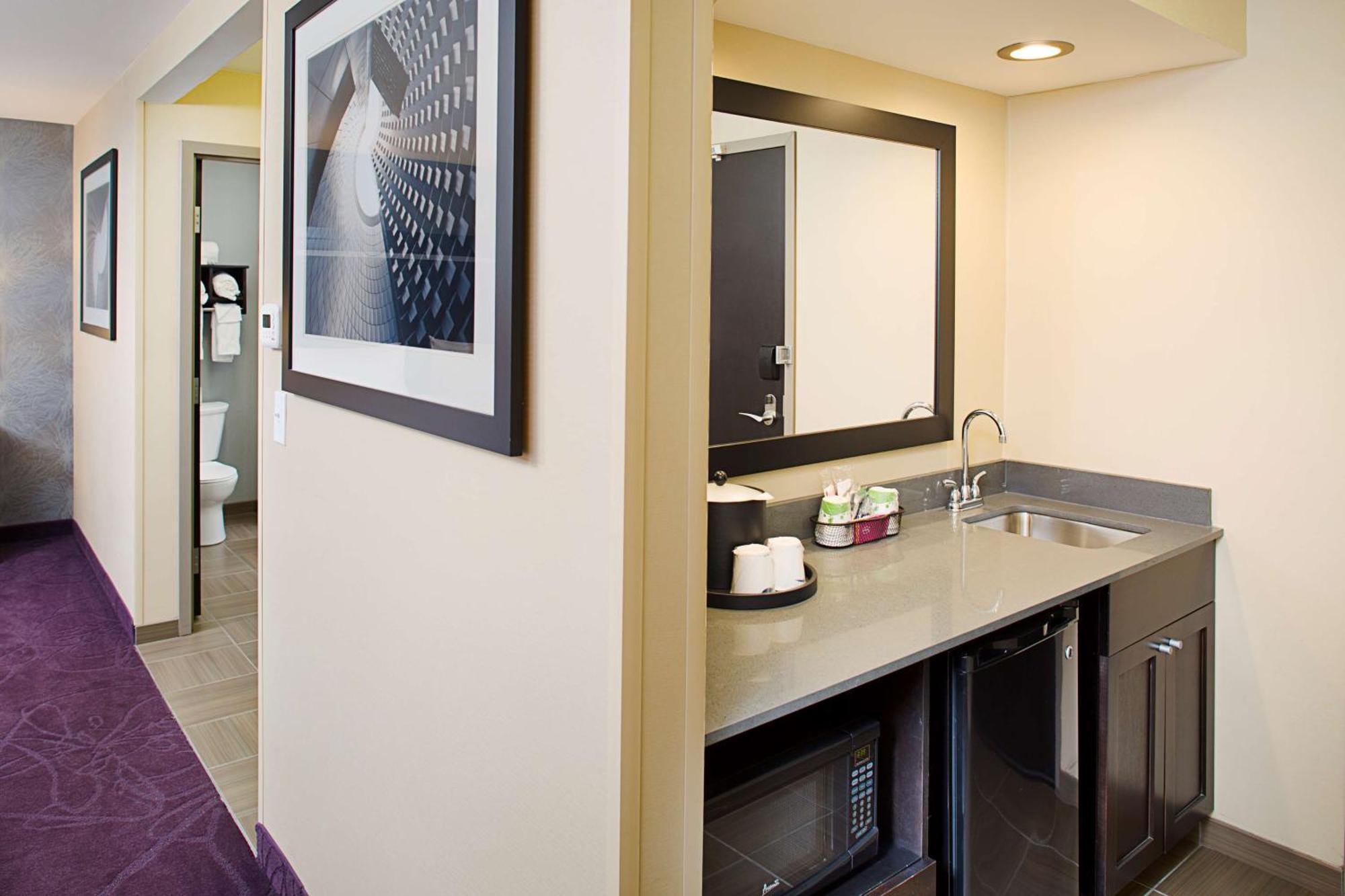 Hotel Hampton & West 3*